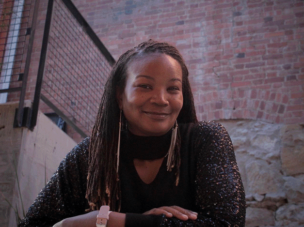 text shows up on hover